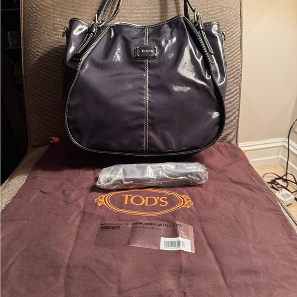 Tod's Black and Grey Leather Shoulder Bag with cross body strap - Picture 1 of 7